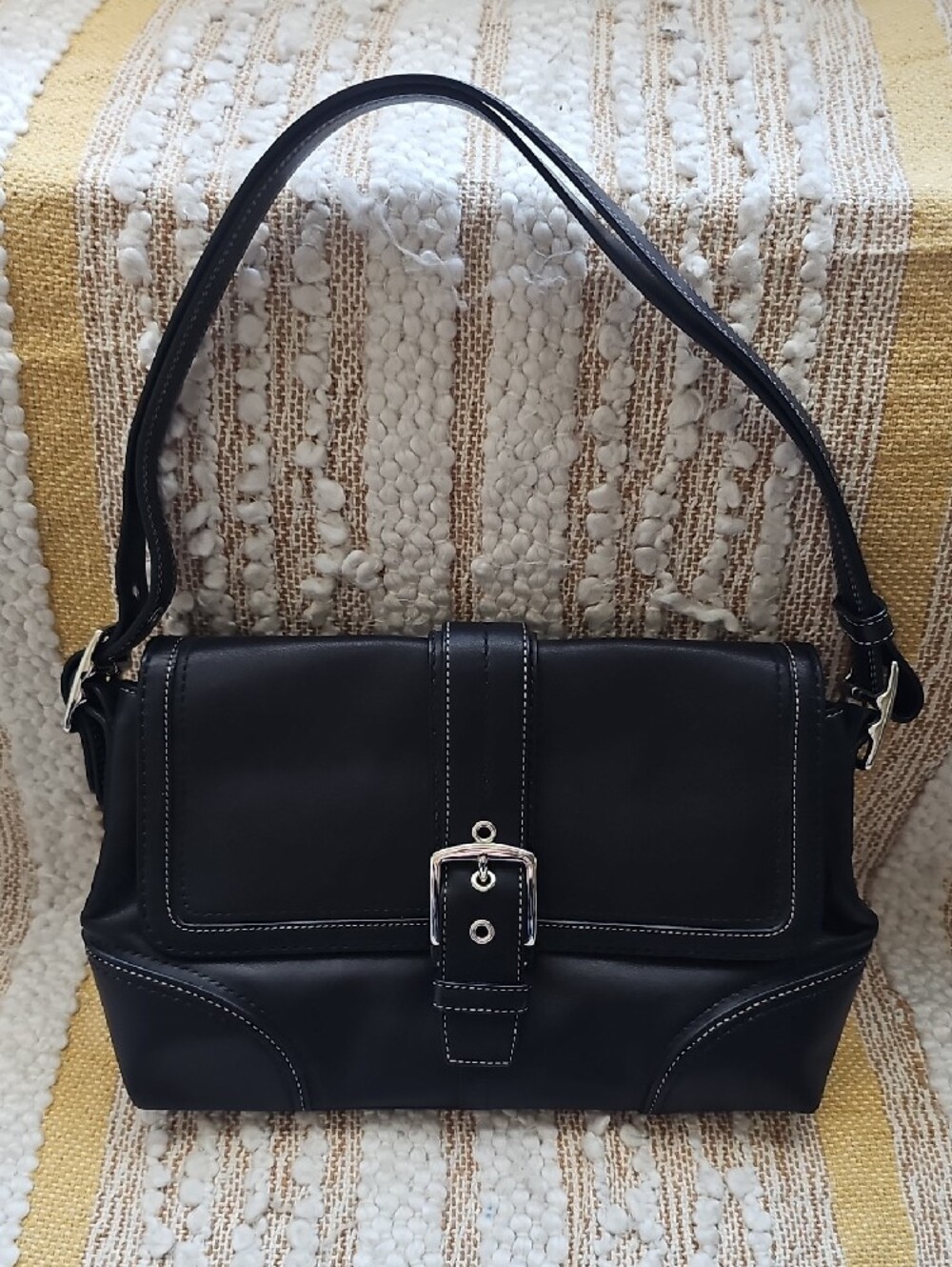 Vintage Coach Hamptons Leather Buckle Flap Shoulder Bag - Picture 10 of 10